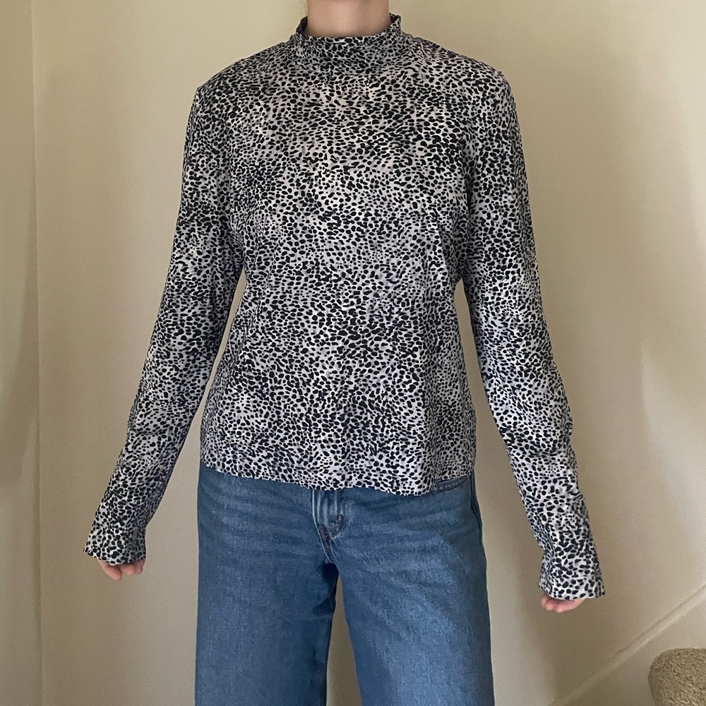 St. John Nordstrom Mockneck Long-Sleeve Leopard(ish) Print Shirt Size Large
